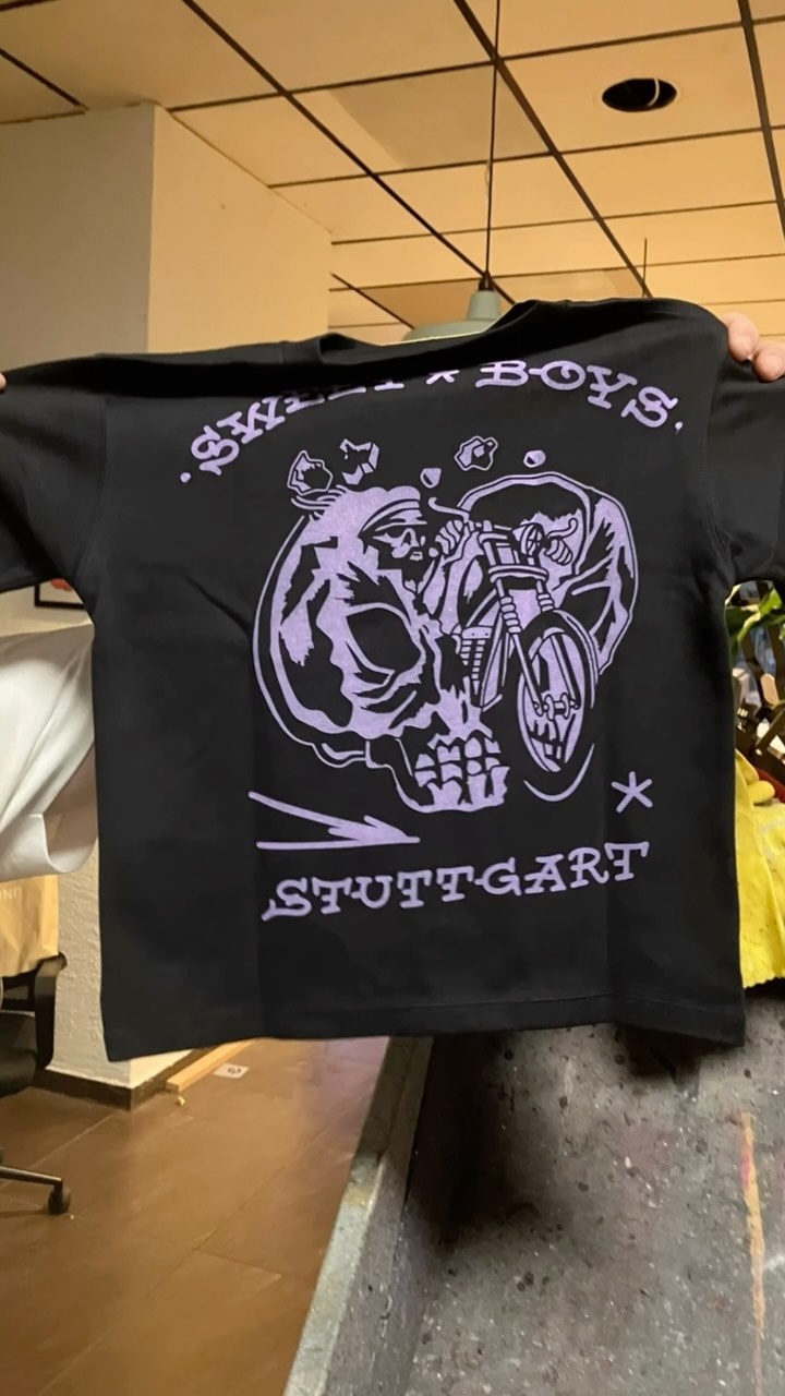Viel Leben und jede Menge Energie in der Werkstatt wenn die @sweetboys_stuttgart ihre Shirts drucken.